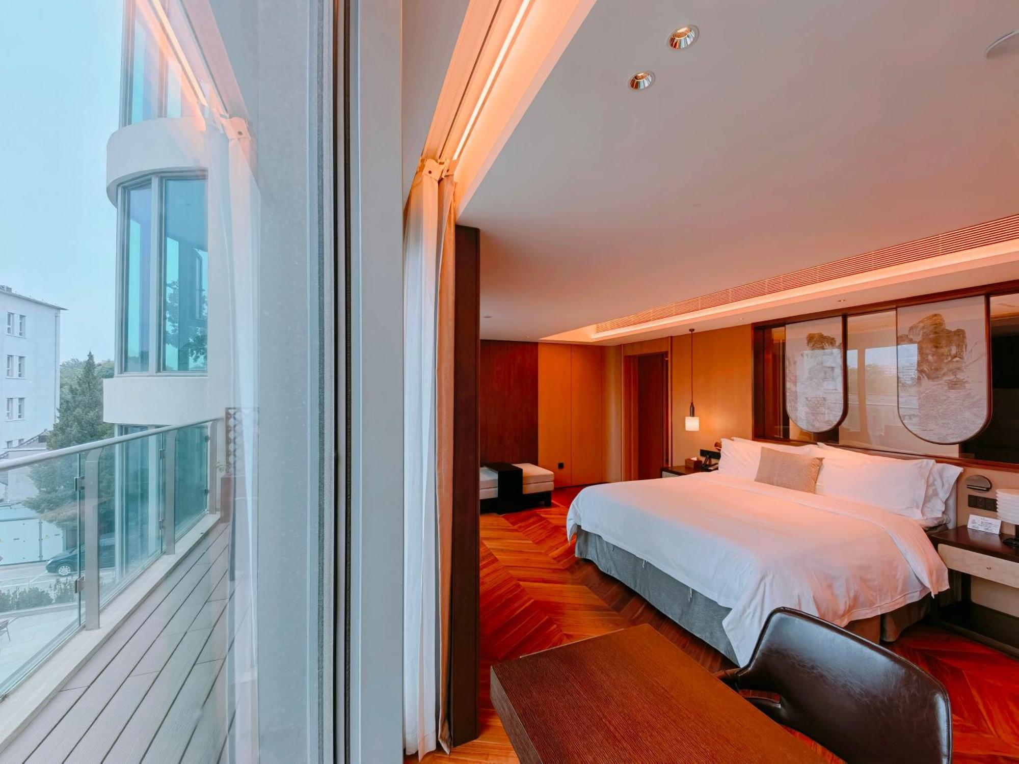 The Purple Horse - Hutong Designer Boutique Garden & Original Location Of A Qing Dynasty Royal Mansiion 5*